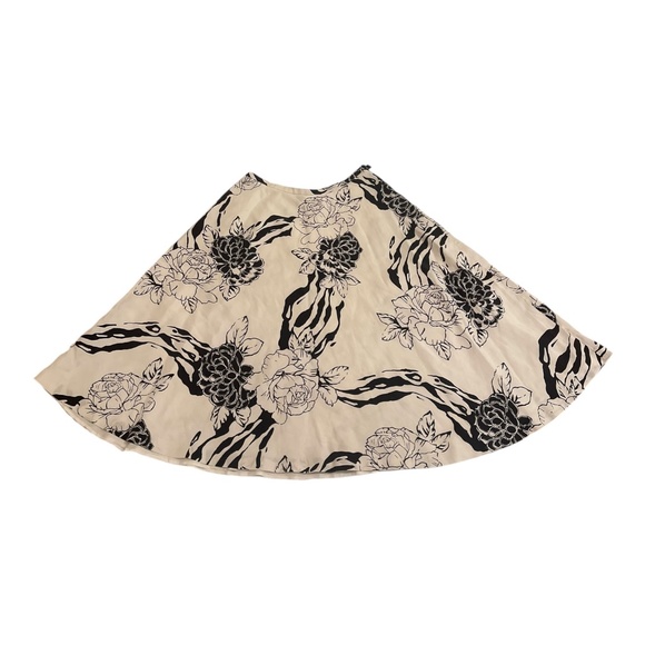 Madison Studio Skirt Womens Size 6 Black & White Floral 100% Silk - Picture 6 of 13